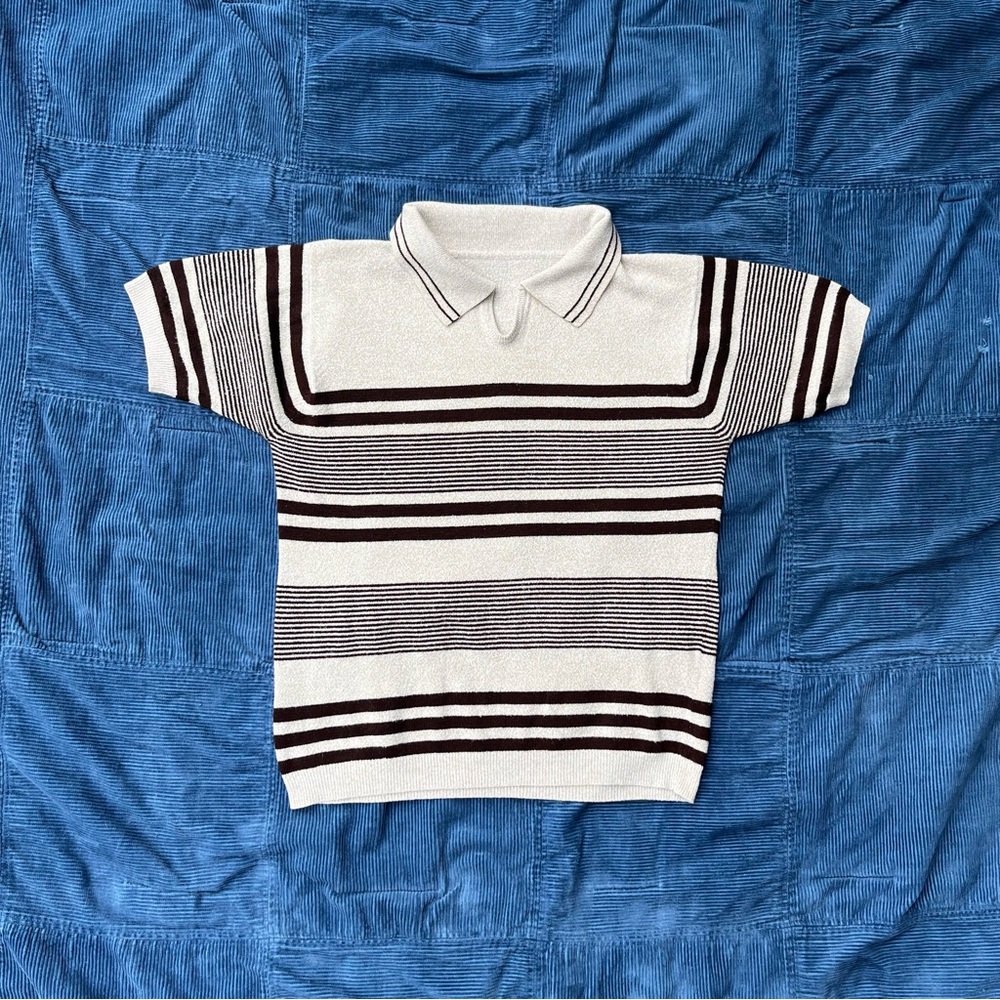 Vintage womens collared knited shirt